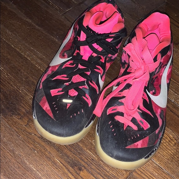 Men’s black and pink Nike’s - Picture 1 of 4